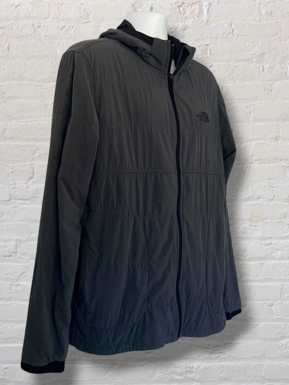 The North Face Men’s Large Gray Hooded Insulated Full Zip Jacket Ventrix Outdoor